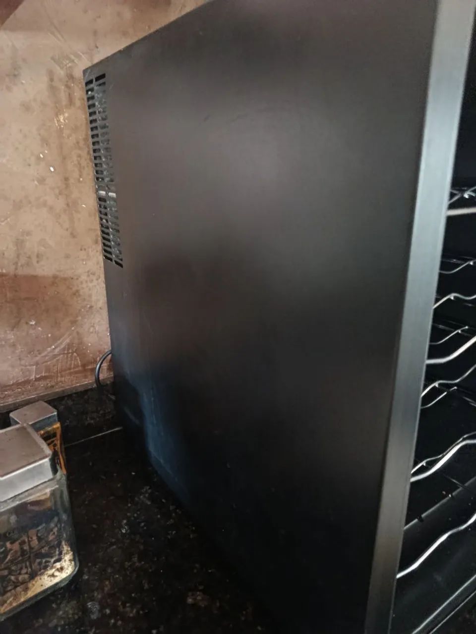 Mini adega climatizada para vinhos - Foto 4