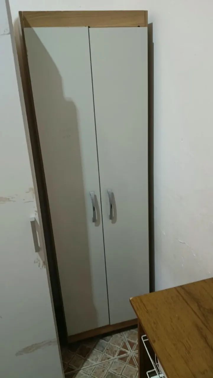 Guarda roupa multiuso 