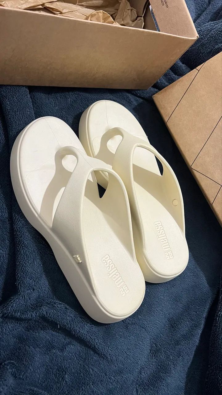 chinelo MELISSA nunca usada