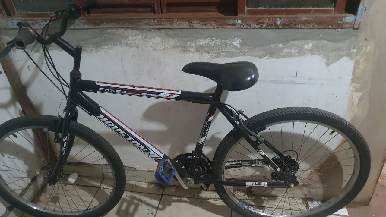 Vendo Bicicleta Houston aro 26 semi nova - Foto 5