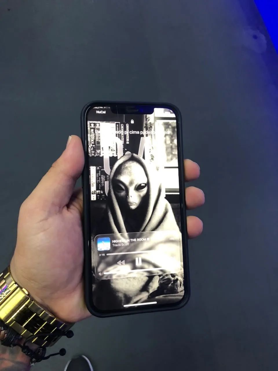 Iphone 12 pro max Grafite 128G saude de bateria 73% sem defeito  - Foto 5