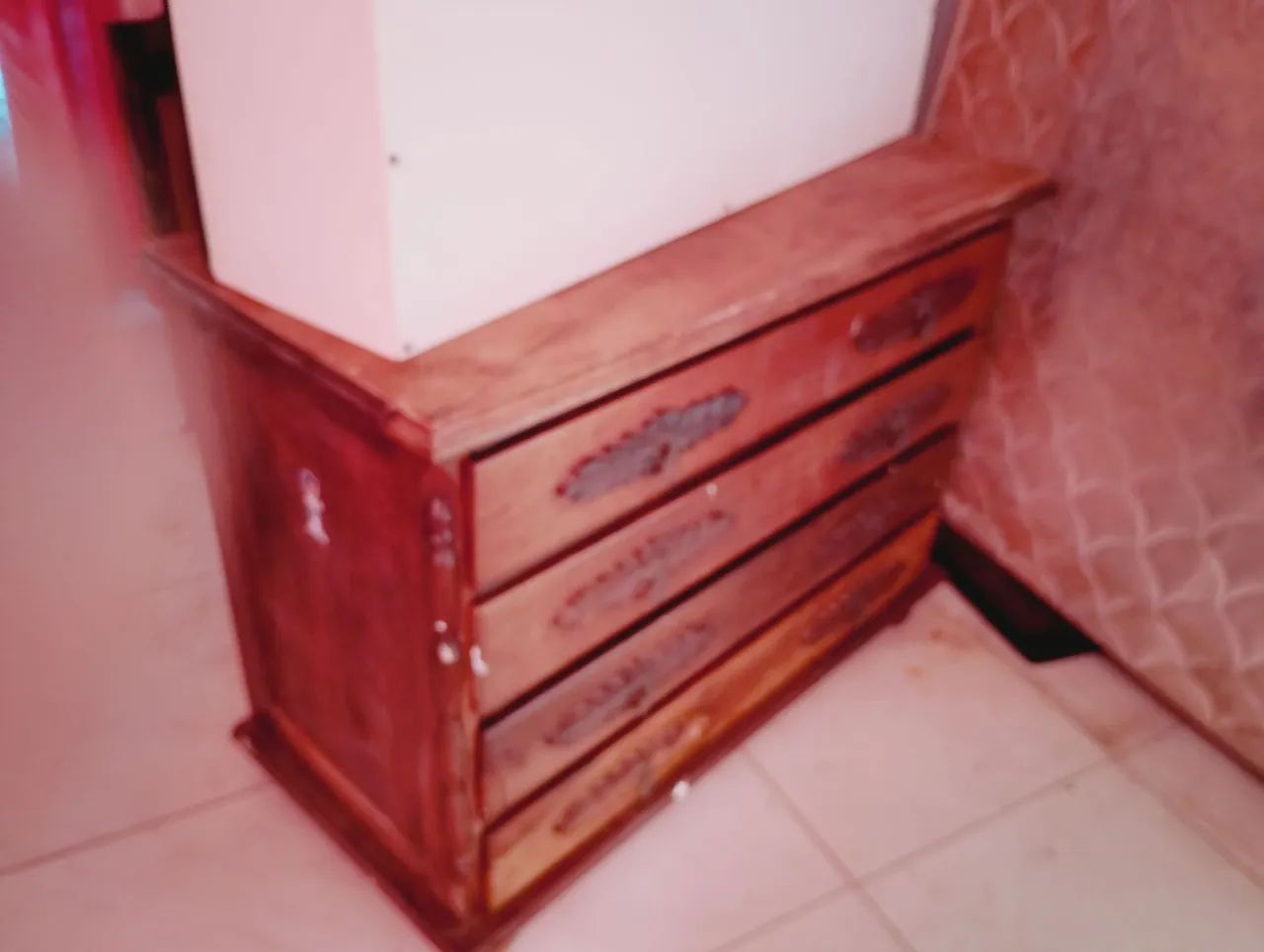 Cômoda antiga 4 gavetas