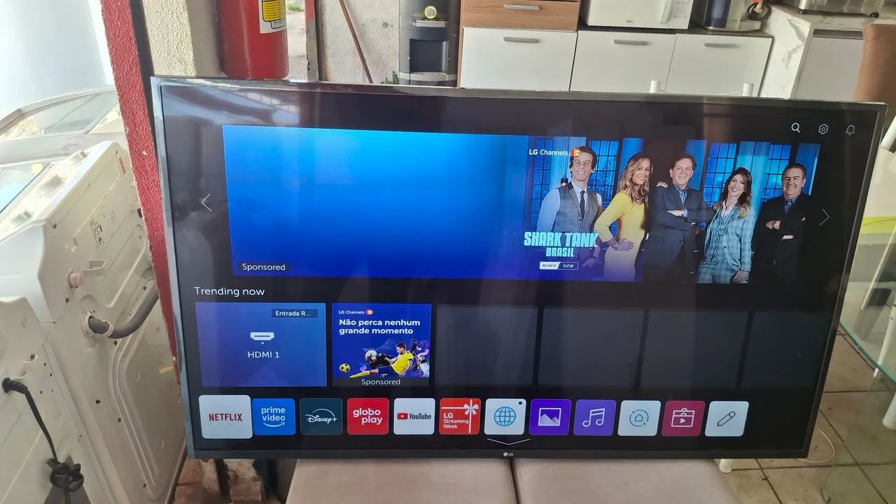 TV SMART LG 55 POLEGADAS FUNCIONANDO TUDO PERFEITAMENTE BEM (SEM OS PÉS)