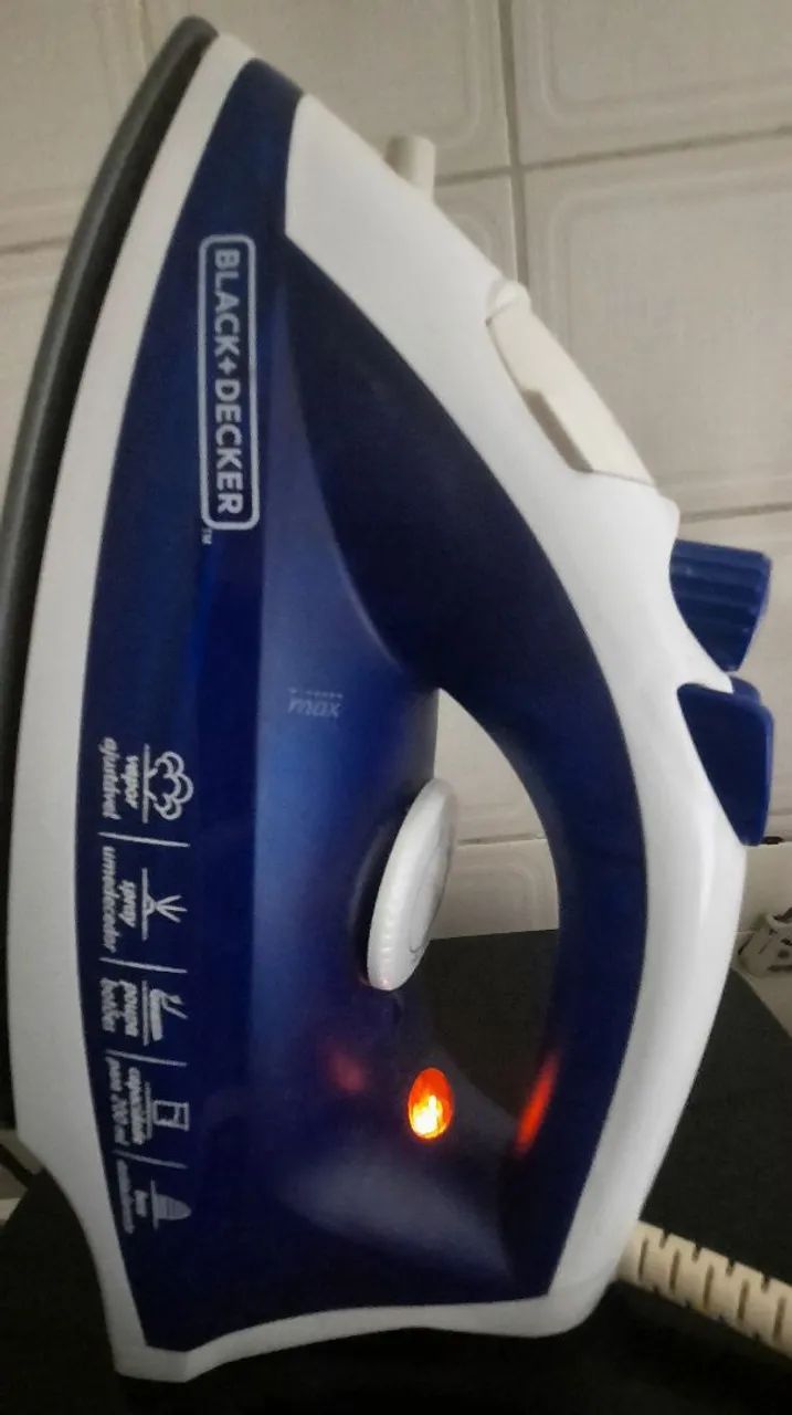 FERRO DE PASSAR BLACK & DECKER 