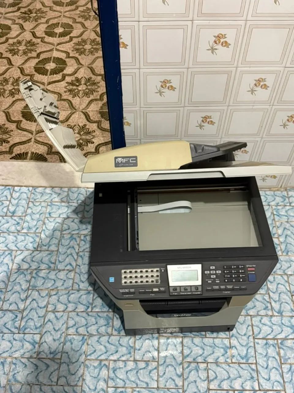  impressora multifuncional a laser monocromática Brother MFC-8890DW - Foto 3