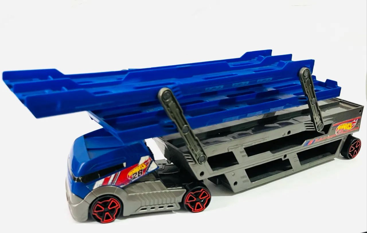 Caminhão cegonha Hotwheels 