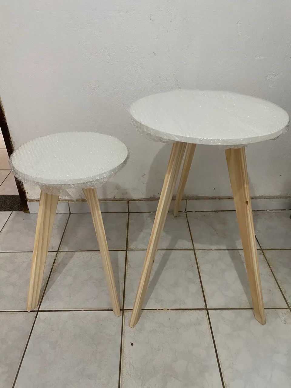 Mesinhas decorativas de mdf branco 