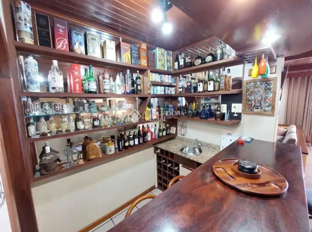 Casa residencial com 410m²! Possui excelente amplo espaço com 4 dormitórios sendo 1 suíte - Foto 5
