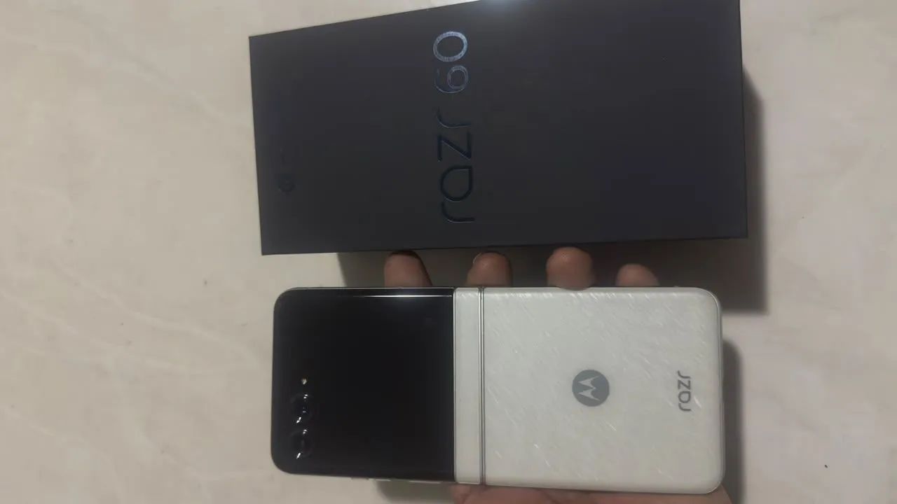 Motorola razr 60 com garantia