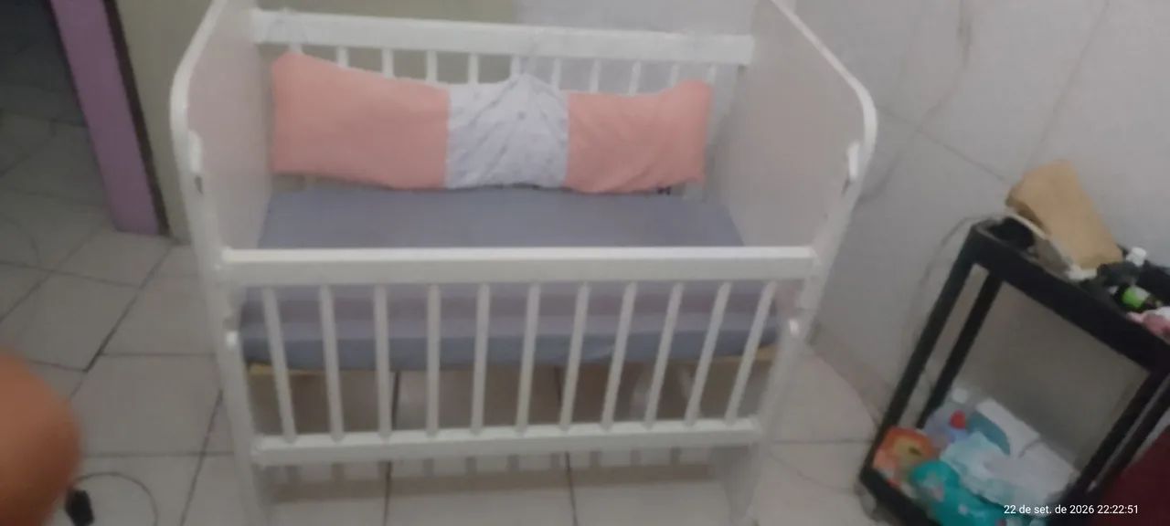 Vendo mini berço com colchão  - Foto 3