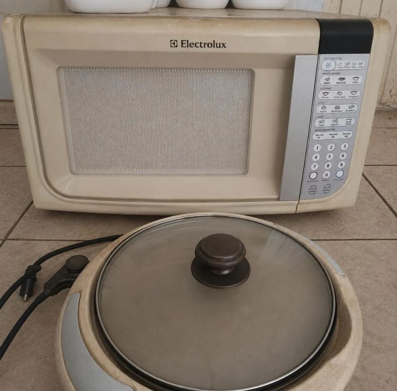 Microondas e Grill (C/ DEFEITO).