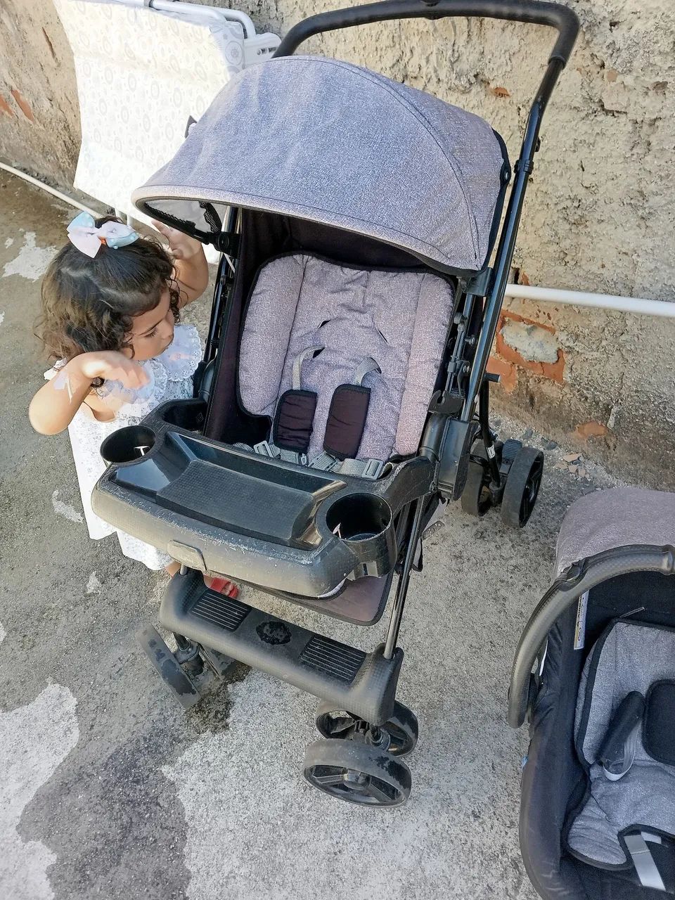 Carrinho de bebe com bebê conforto  - Foto 4