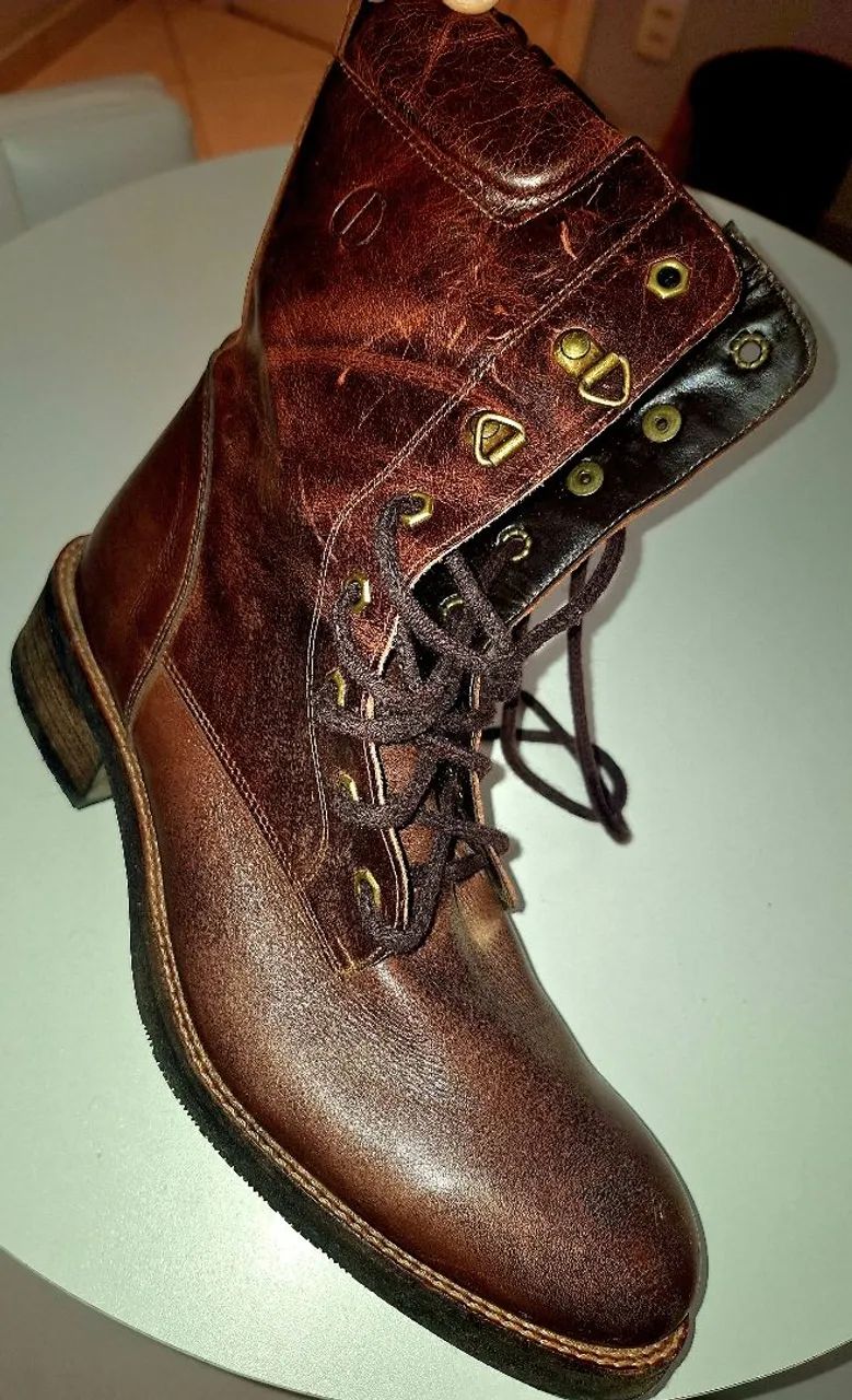Bota Country longa na perna, marron.