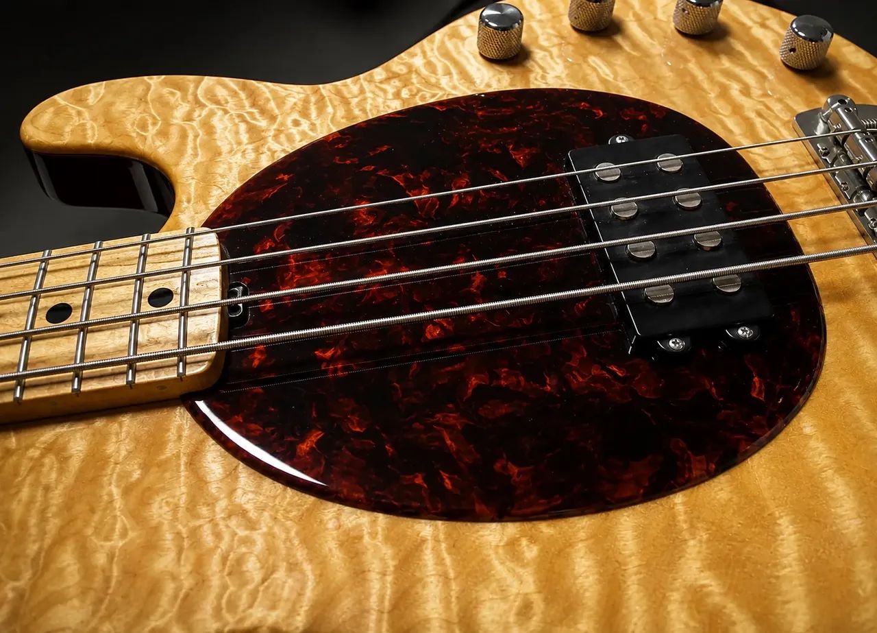 Baixo Musicman stingray 4 20th anniversary - Instrumentos musicais
