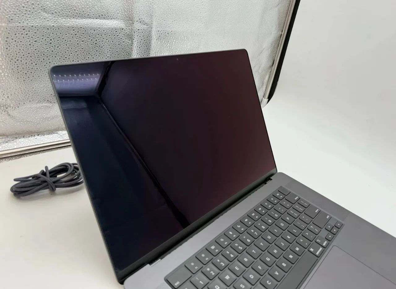 MacBook Pro m3 pro 16 - Foto 4