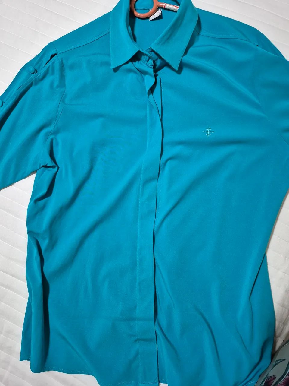 Camisa feminina manga comprida azul - Foto 2