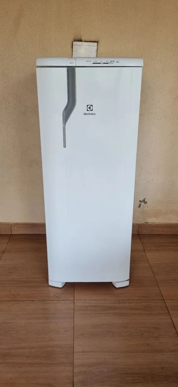 Vendo Geladeira Eletrolux 