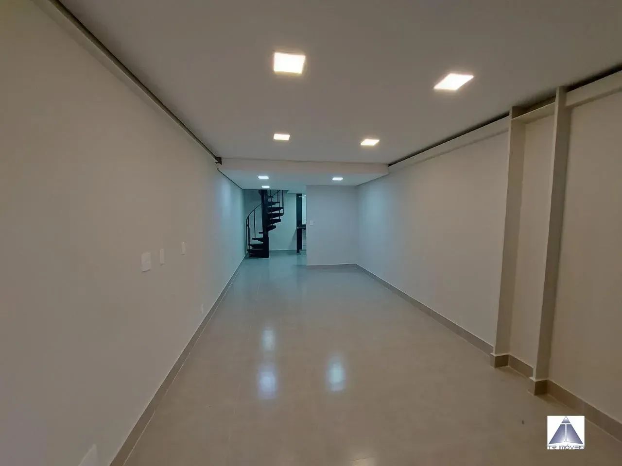ALUGUEL, LOJA COM 54,50m2, NO FLORESTA!
