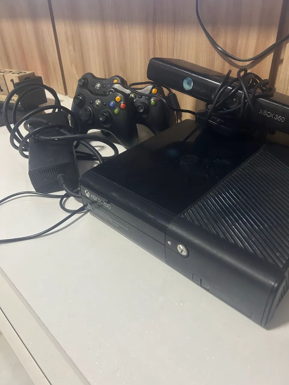 Xbox 360 + jogos + controles e GR