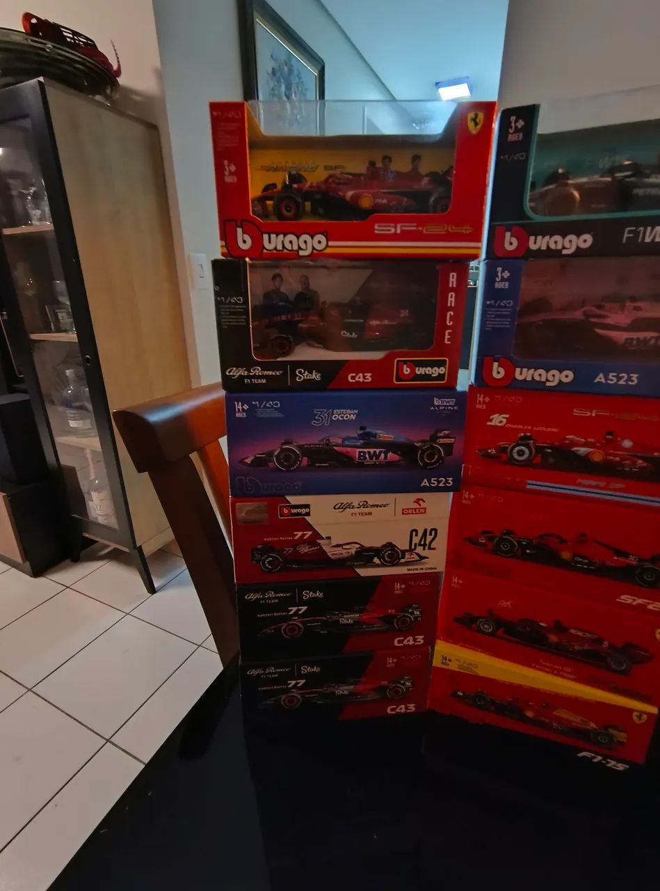 31 miniaturas Burago Fórmula 1 em escala 1/43 novas na caixa tops - Foto 2