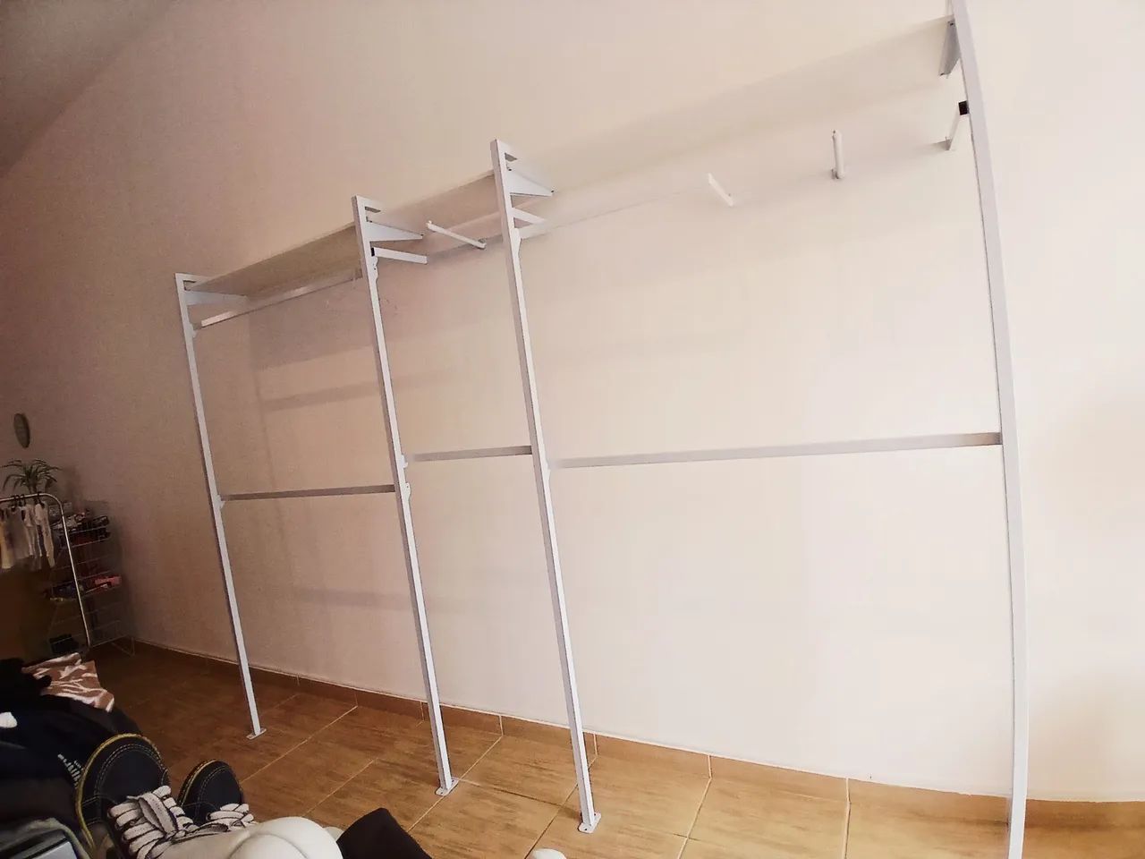 Arara coluna cabideiro 3 módulos com prateleiras - Foto 3