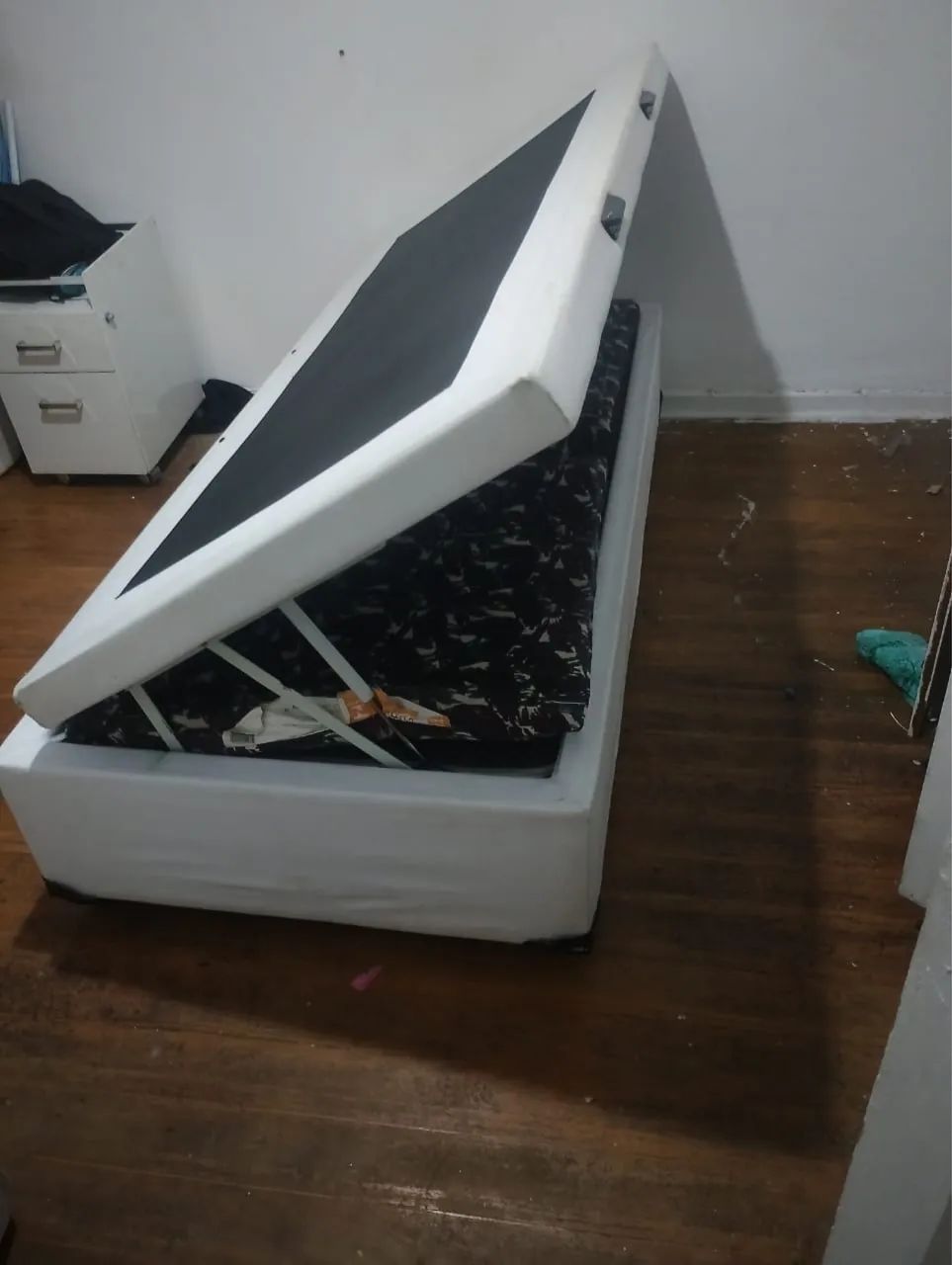 Cama solteiro com colchão Baú semi nova  - Foto 3
