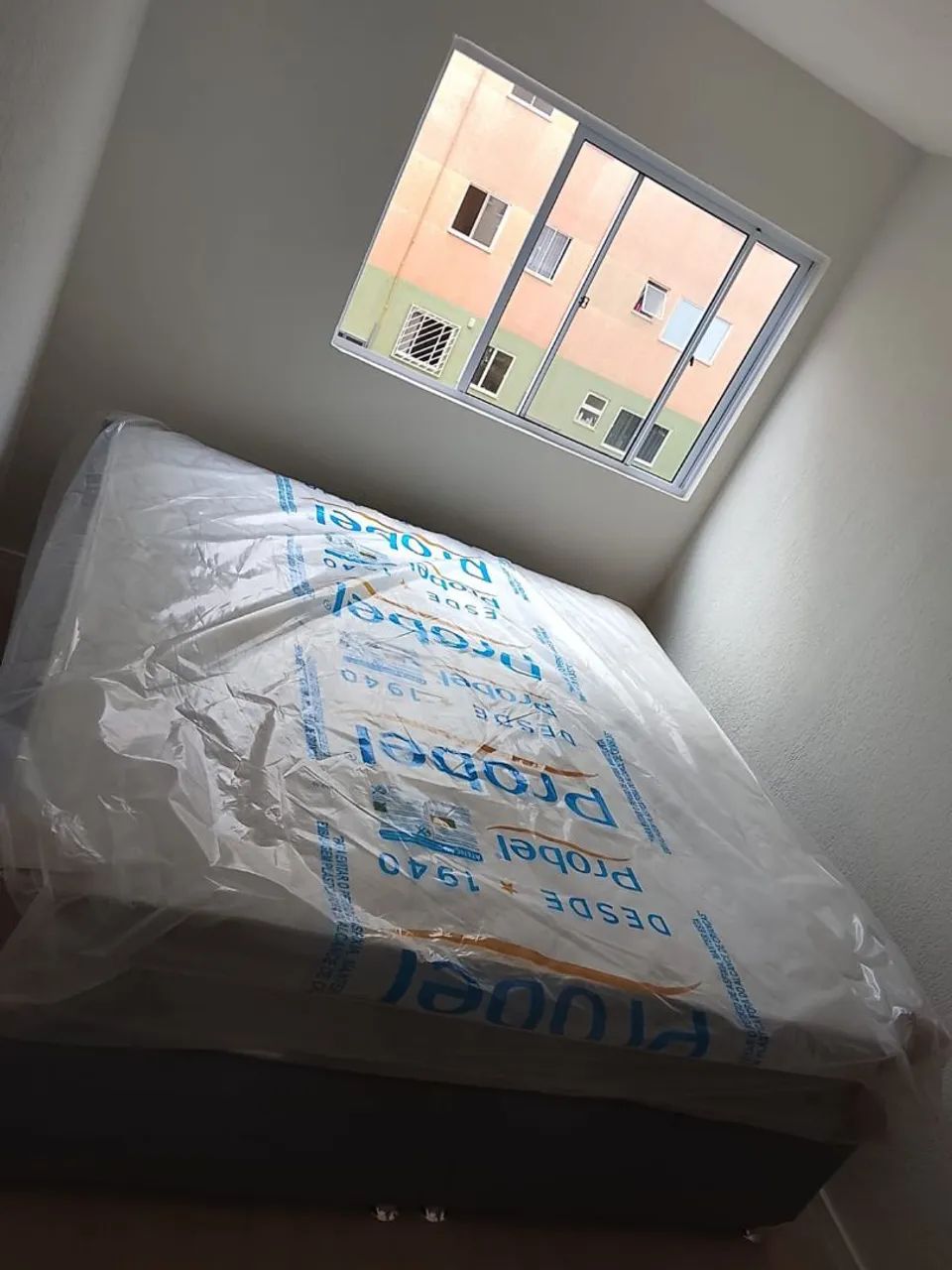 Cama super king.