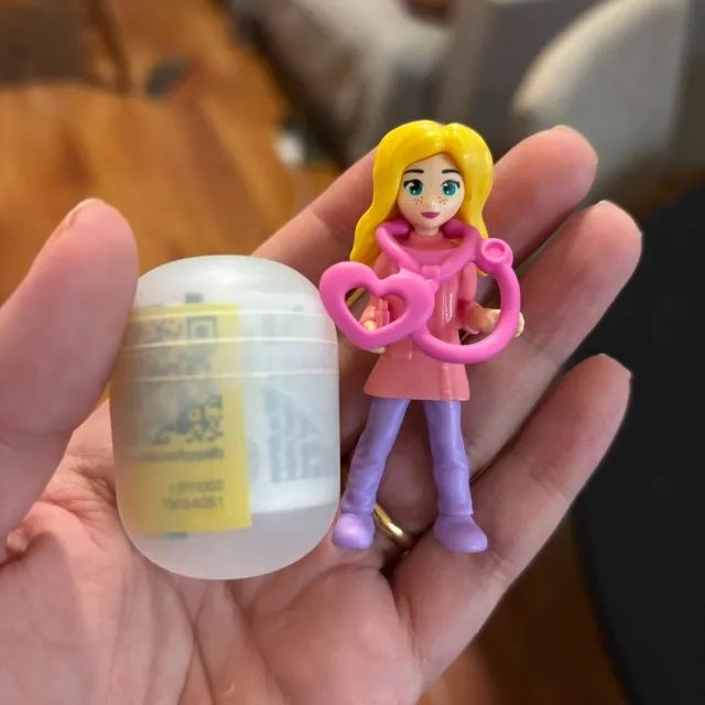 Boneca Médica Kinder Ovo