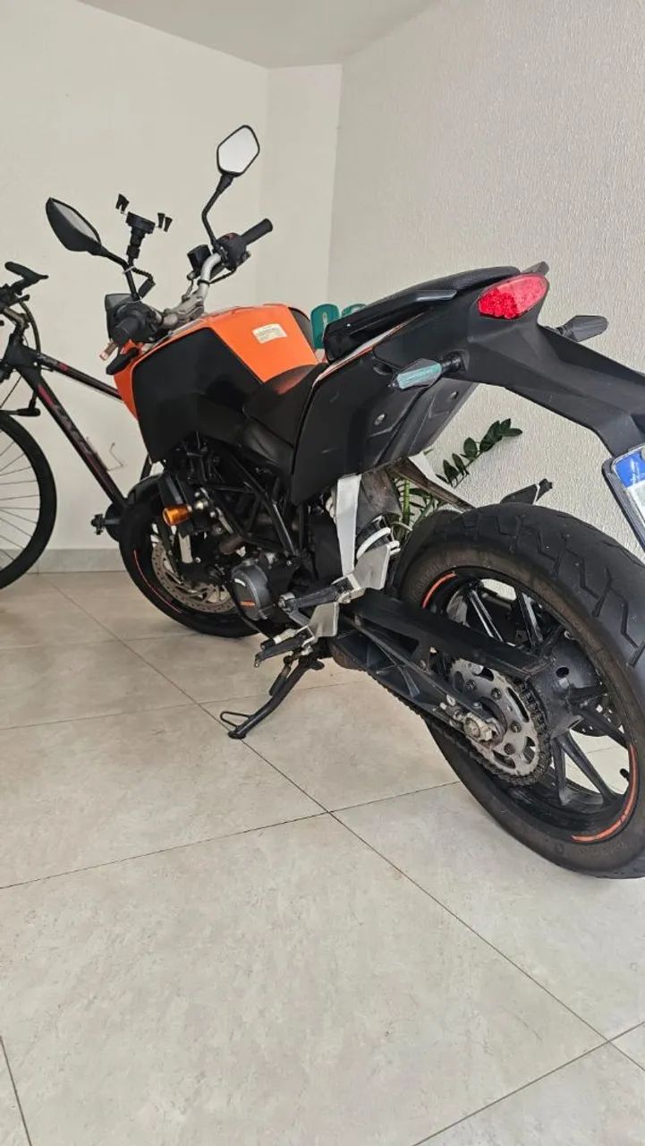 Duke 200 extremamente nova