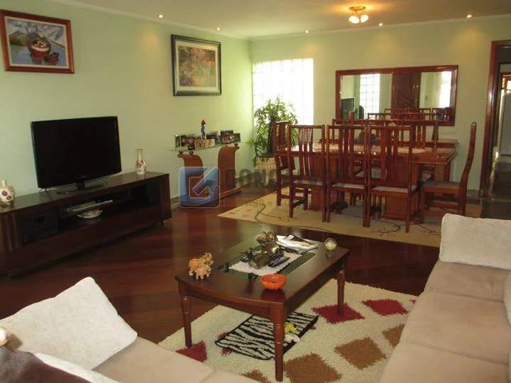 Sobrado 3 Quartos com Suíte e 4 Vagas à Venda - Nova Petrópolis, SBC