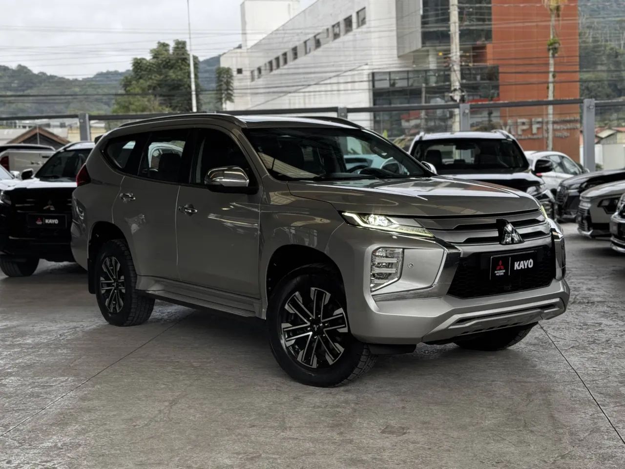 Mitsubishi Pajero 2022