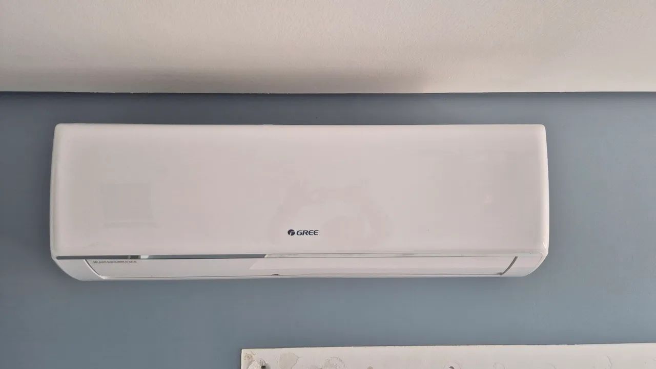 Ar-condicionado Gree Split 12.000 BTUs 220V - Funcionando Perfeitamente