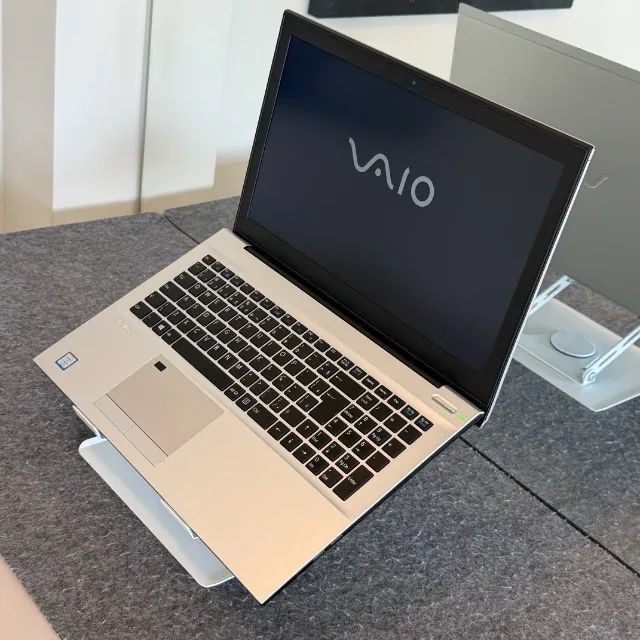 Notebook VAIO  - Intel Core i7 de 8ª geração, 8GB RAM, SSD 256GB e tela de 15.6 polegadas - Foto 2