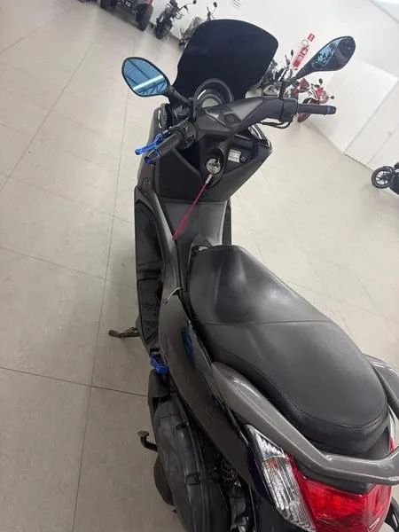 YAMAHA NMAX 2019 - Foto 3