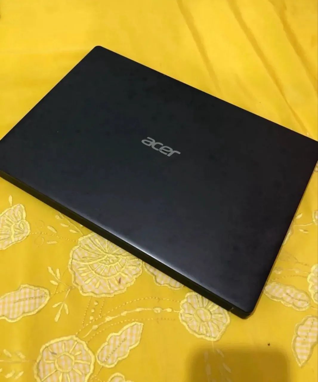 Vendo notebook Acer por 900 reais 