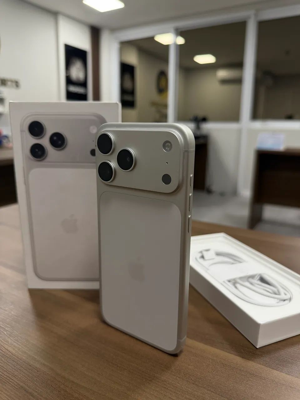 Iphone 17 pro Max 266g - Foto 2
