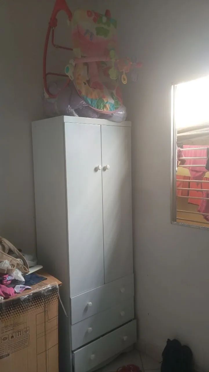 Vendo guarda roupa de criança.