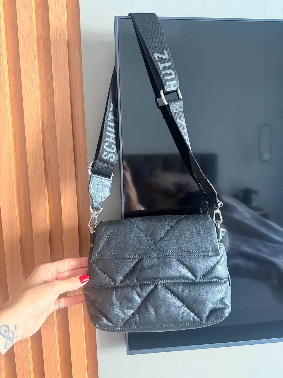 Bolsa Couro SHUTZ CORRENTES  - Foto 3