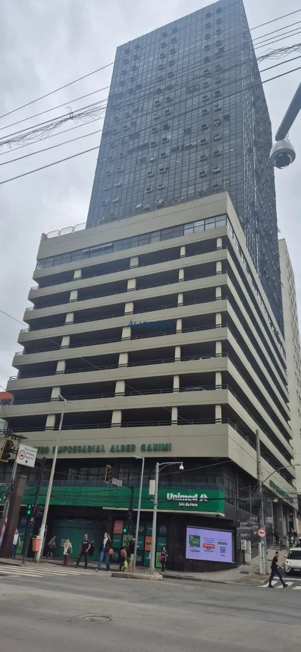 SALA COMERCIAL DE 53 m² NO CENTRO  COM GARAGEM