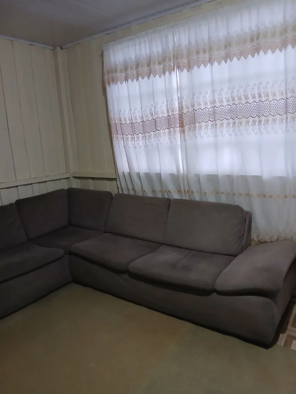 A venda um lindo sofá de canto super confortável tecido  sued - Foto 4