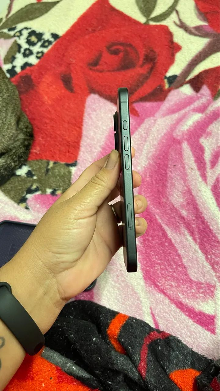 iPhone 16