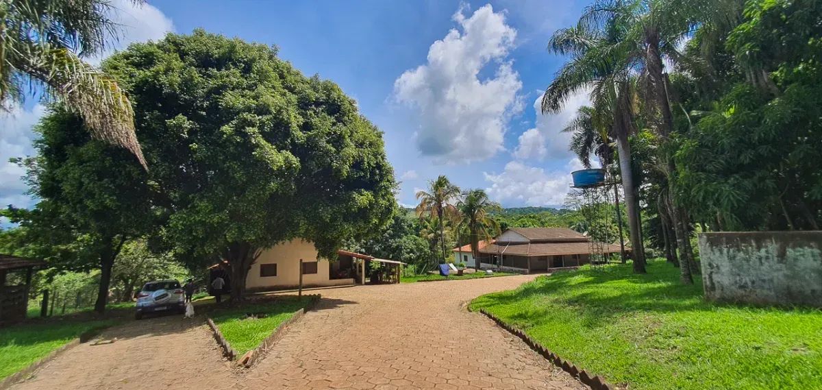 Chácara Próxima a Nerópolis com Represas, Córrego e 47.300m² - Foto 3