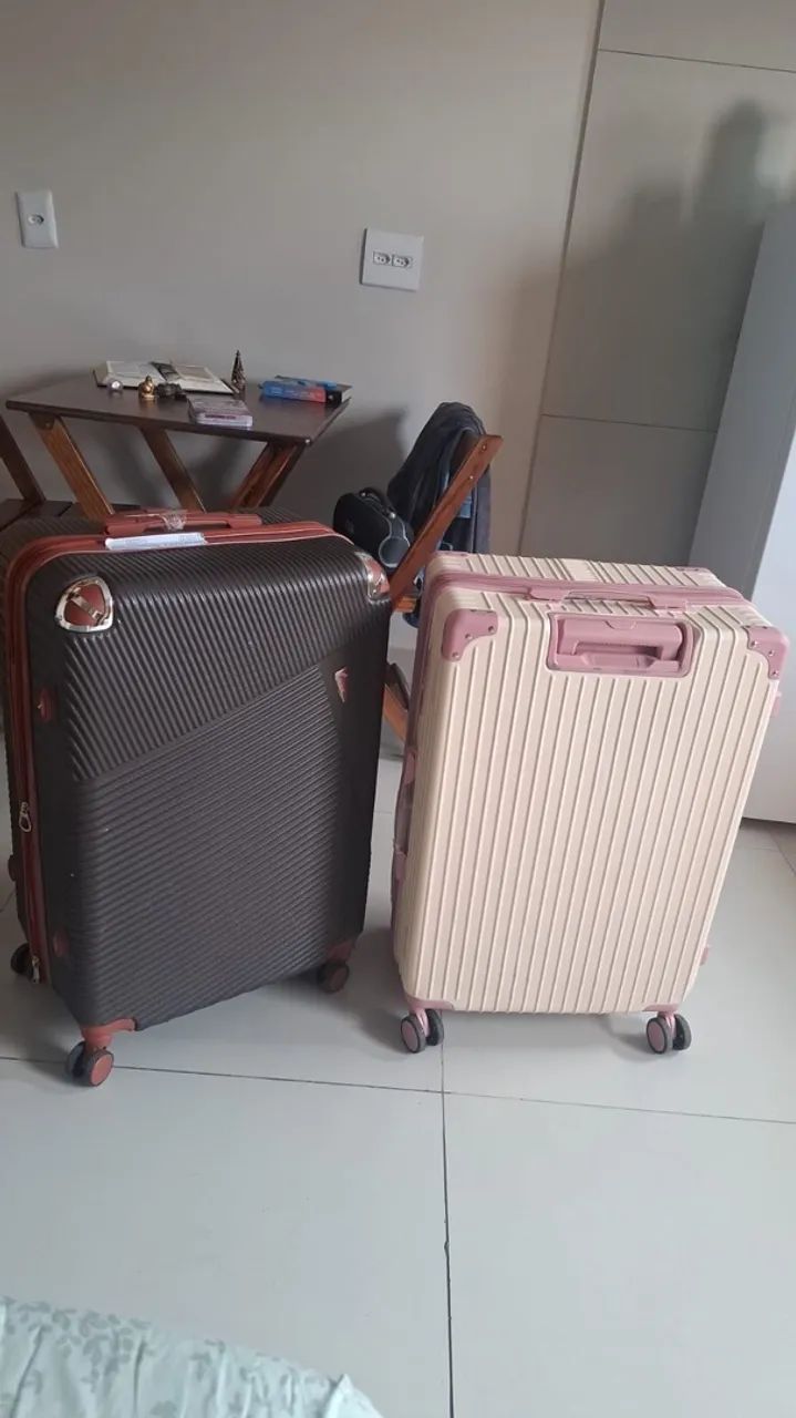Vendo as duas malas 