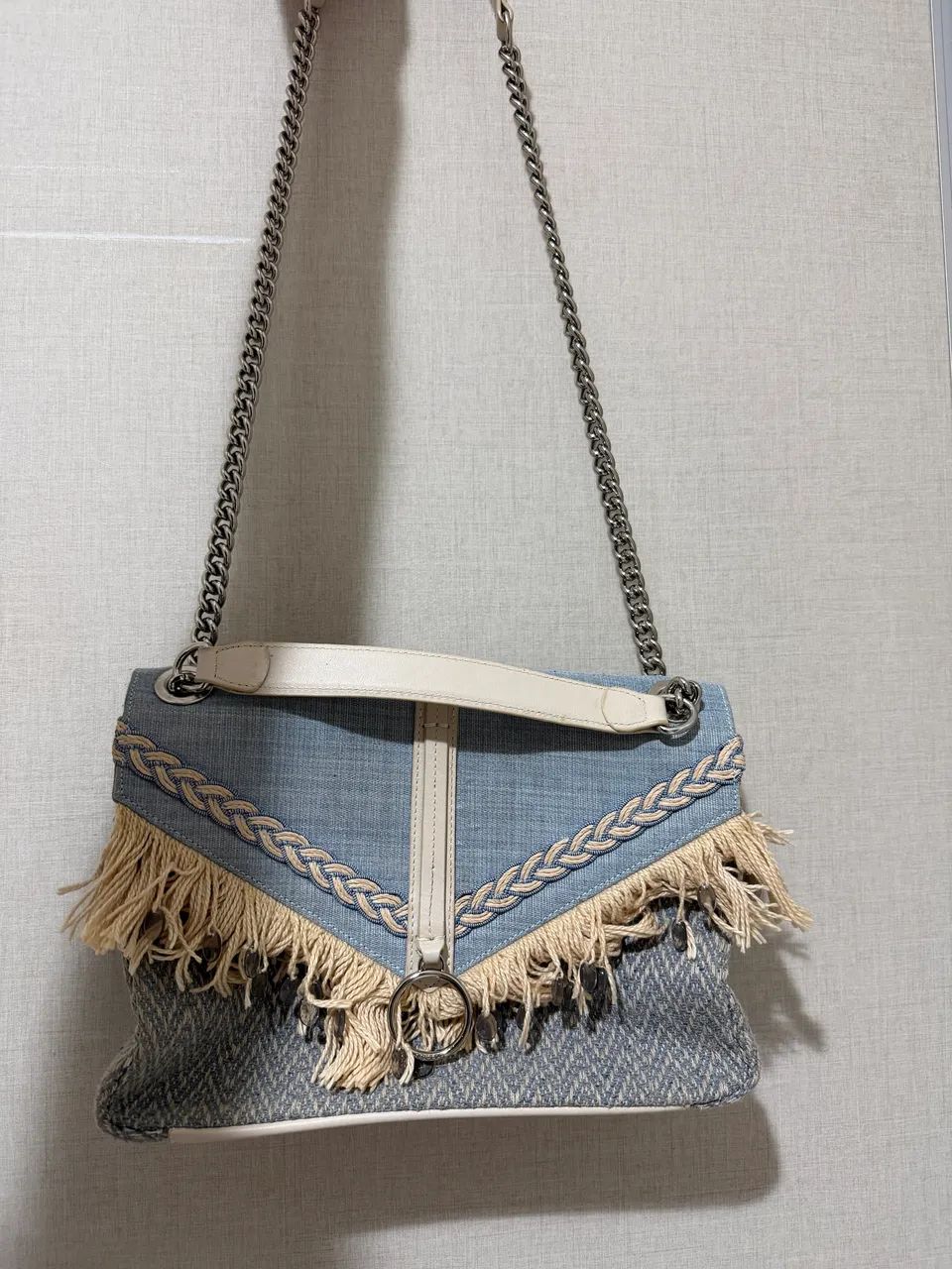 Bolsa Arezzo ráfia e couro  - Foto 3