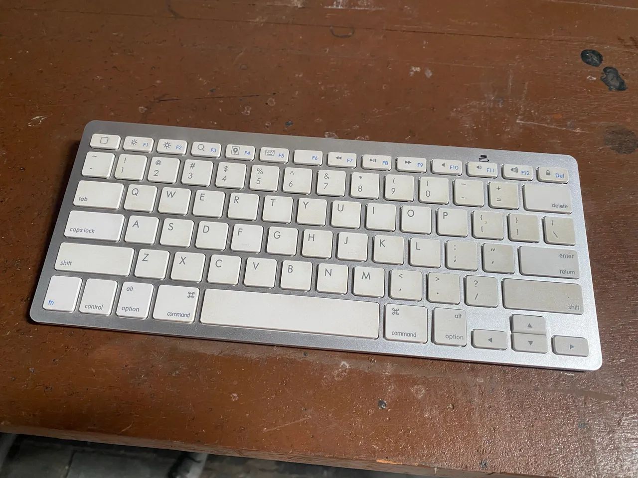 Teclado bluetooth - Pouco uso - Excelente 