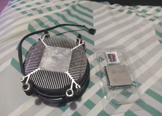 Processador AMD Ryzen 5 1600 6 nucleos 12 threads AM4 com cooler usado - Foto 3