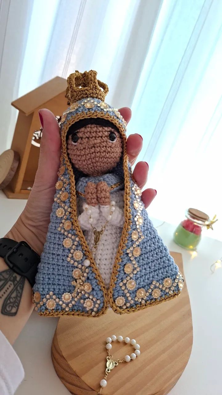 Santinha crochê Amigurumi  - Foto 4