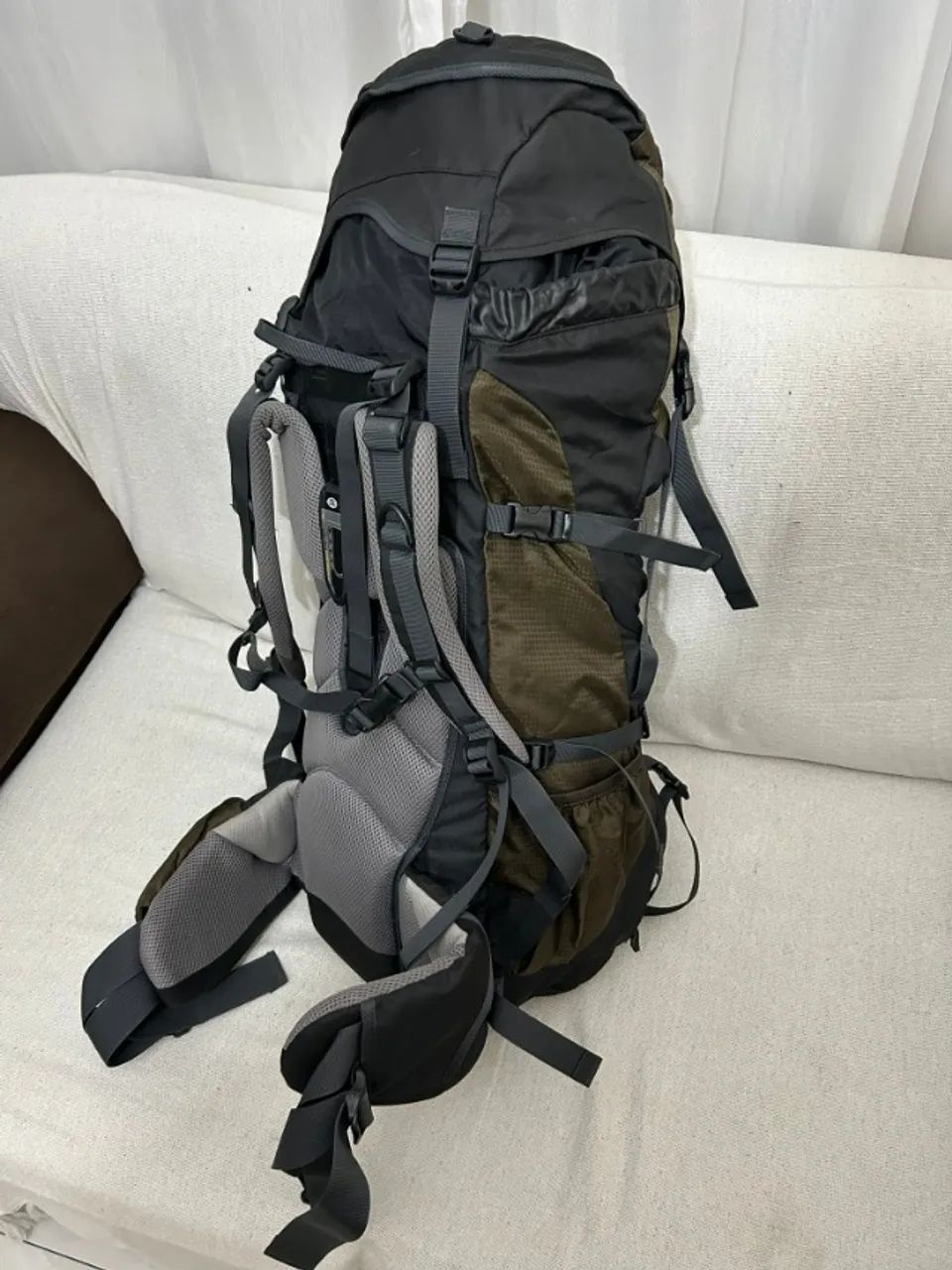 Mochila Deuter Quantum 55+10 SL - Foto 4