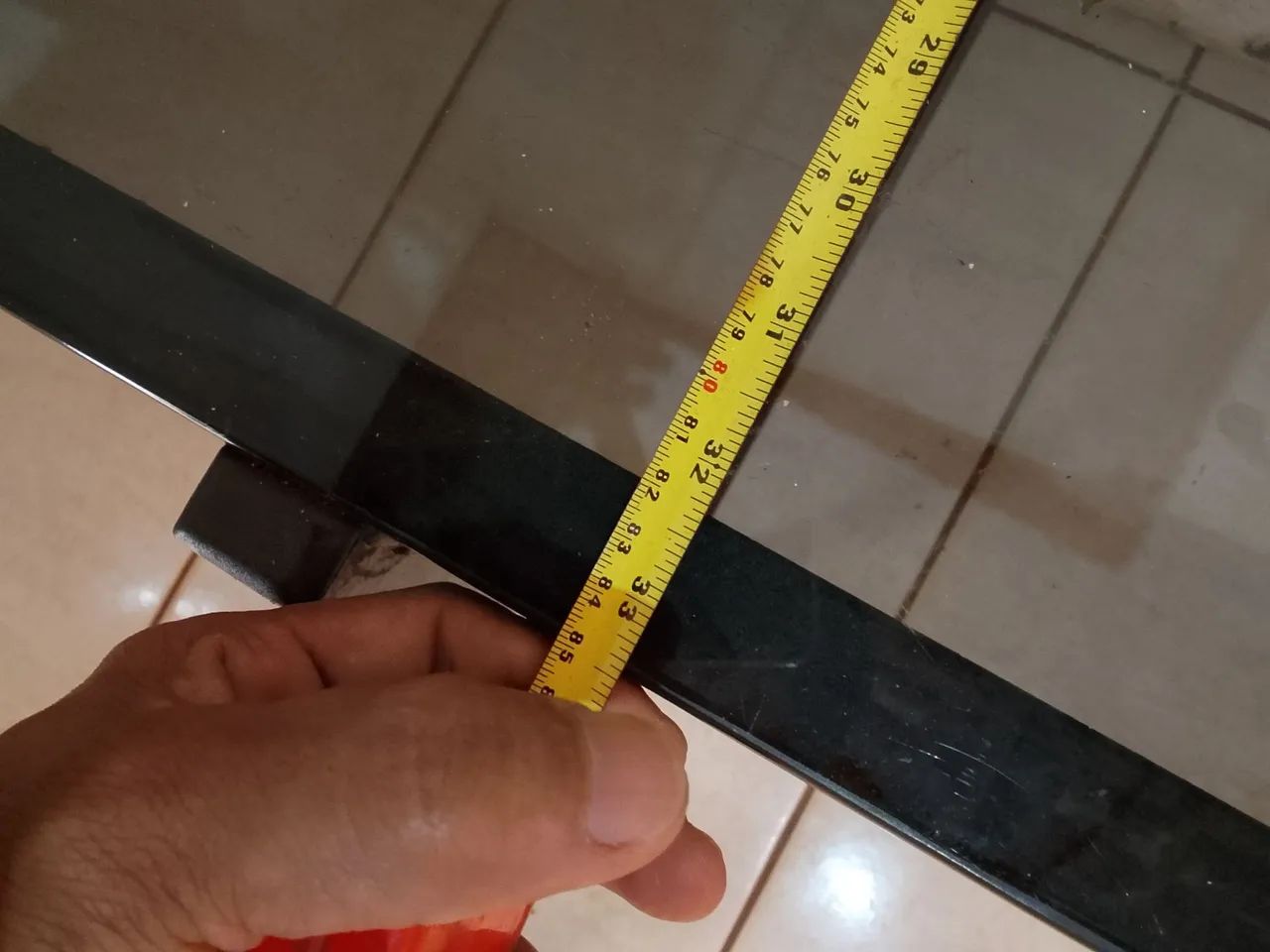 Mesa com vidro fume boas condições  - Foto 2