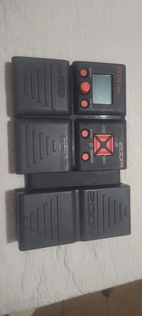 Vendo pedaleira de baixo B1xon